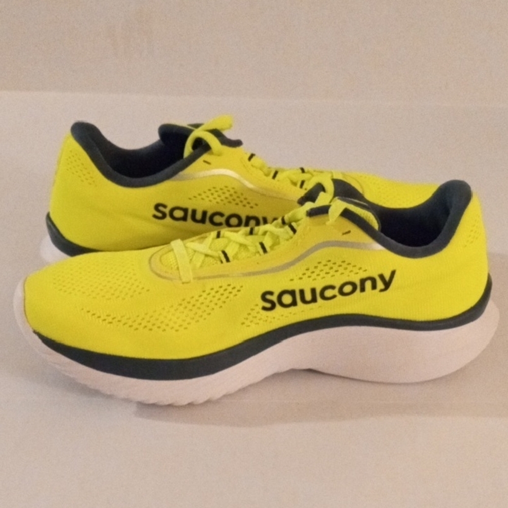 Mix -Match Men's Saucony Kinvara 15 size 8.5 and size 9